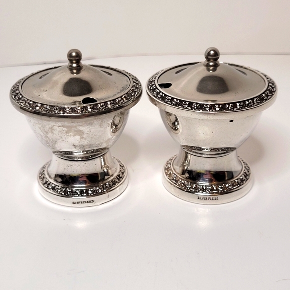 Two Ianthe Silverplate Vintage Mustard Pots w Blue Inserts Floral Design England - Picture 10 of 10